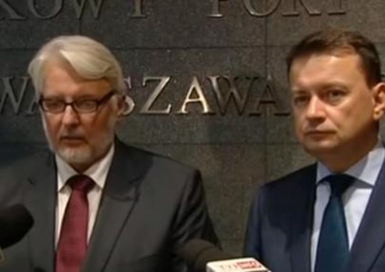 Ministrowie Mariusz Błaszczak i Witold Waszczykowski przed wylotem do Londynu Ministrowie będą rozmawiali o bezpieczeństwie Polaków w Wielkiej Brytanii