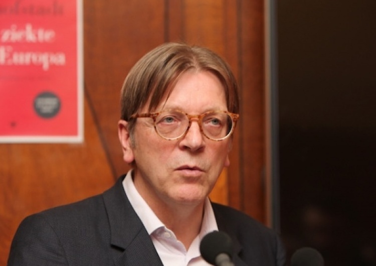 "Rząd PiS stracił poczucie rzeczywistości!" Verhofstadt krytykuje postawę Polski wobec zaleceń KE