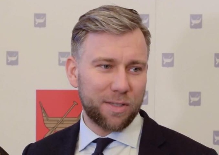 Prokuratura umorzyła sprawę radnego PO. Wnoszący pozew: Takie zachowanie powinno być napiętnowane