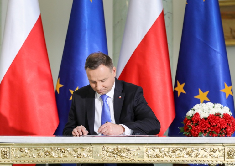 To ważny podpis prezydenta. "Błędne przelewy" już nam nie straszne