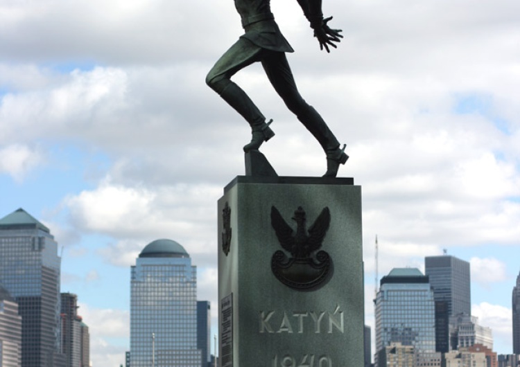  Mosberg i Daniels piszą list w obronie Pomnika Katyńskiego w New Jersey. Znamy jego treść