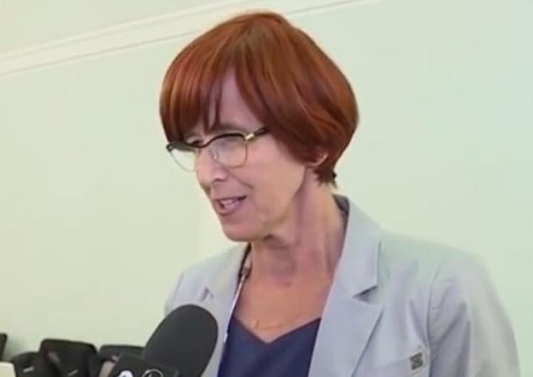 Min. Rafalska: Do osób niepełnosprawnych trafiło prawie 3 mld zł więcej niż w 2015. Protestujący reagują