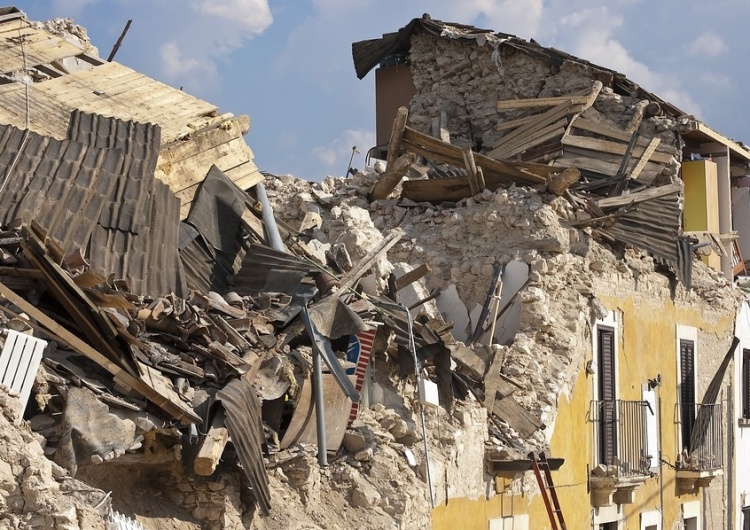 Angelo_Giordano 200 tyś budynków zniszczonych lub uszkodzonych po trzęsieniu ziemi we Włoszech
