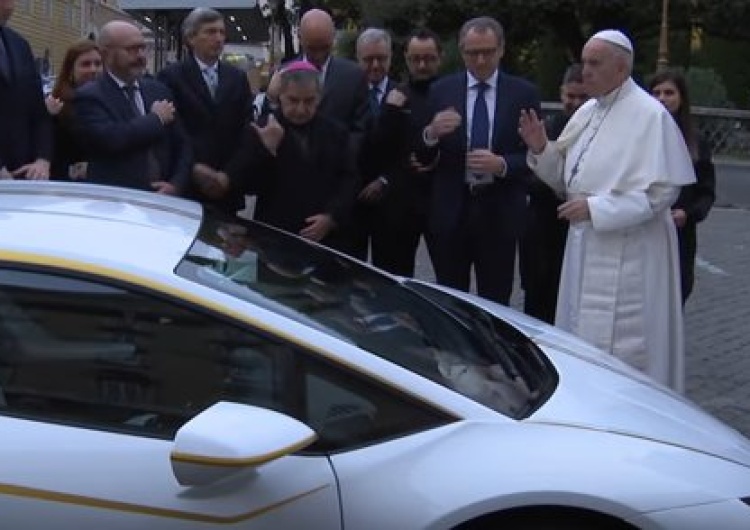  [VIDEO] Lamborghini papieża Franciszka sprzedane za ponad 700 tys. euro