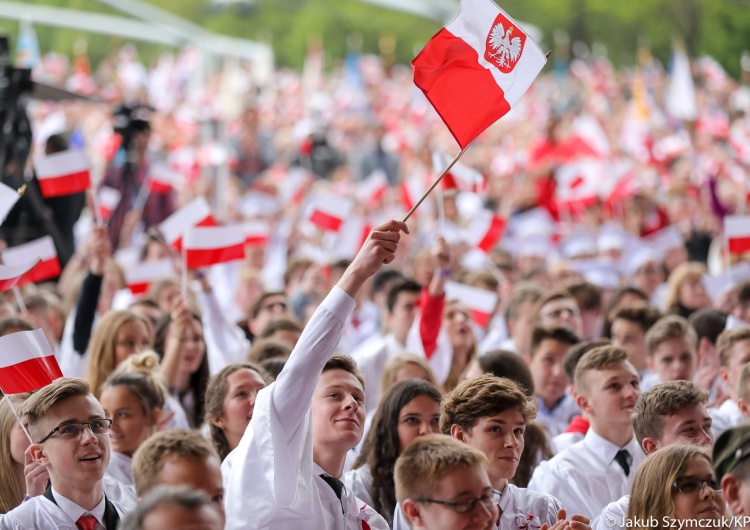  Prezydent do Polonii: Zobaczyć taki las biało-czerwonych flag tutaj to naprawdę wielkie wzruszenie