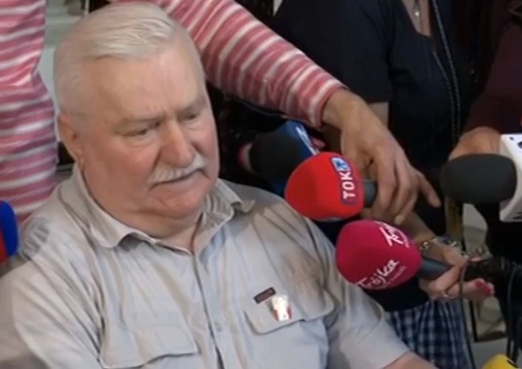  Wałęsa u protestujących w Sejmie: Wiem jak pokonać PiS. Dlatego tak mnie niszczą