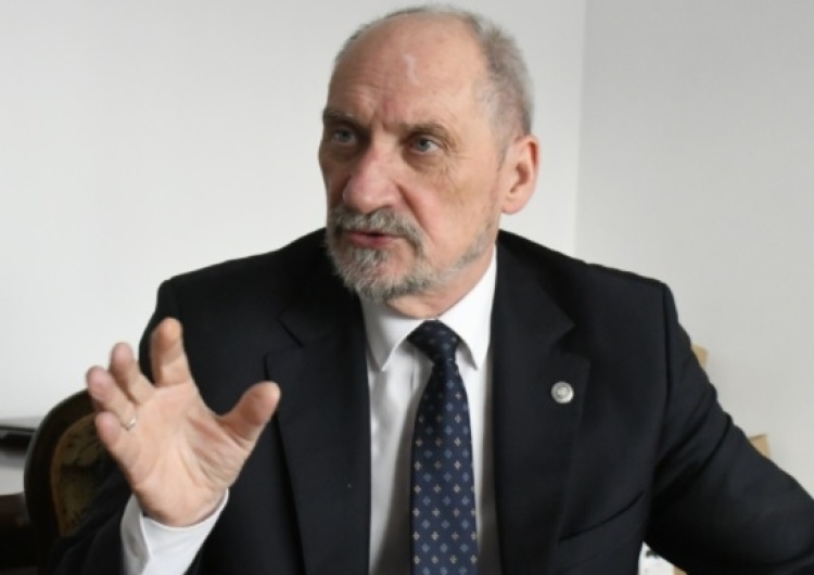 Tomasz Gutry Macierewicz punktuje TVP Info