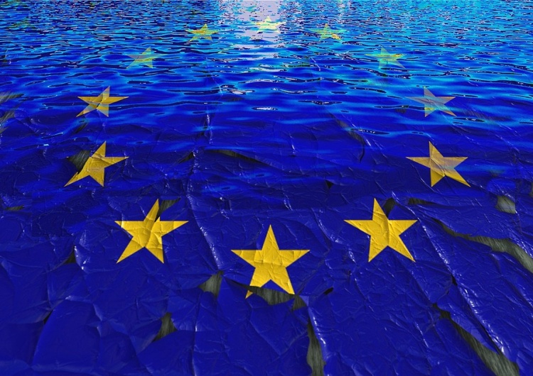 Polacy jednym z najbardziej pro-unijnych społeczeństw w Europie