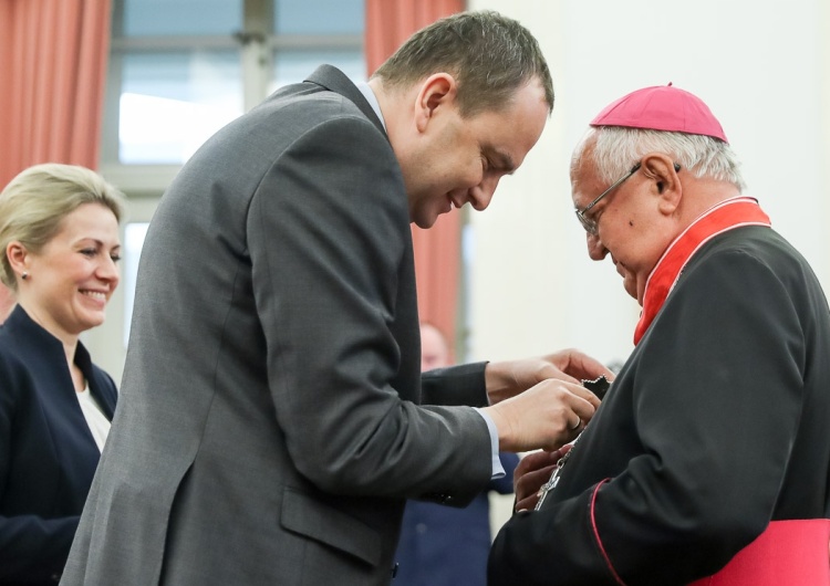 Krzysztof Sitkowski Biskup Czesław Stanula uhonorowany Krzyżem Komandorskim z Gwiazdą Orderu Odrodzenia Polski