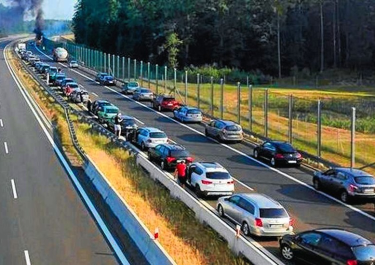 "Korytarz życia" - to działa - udowodnili kierowcy na S3