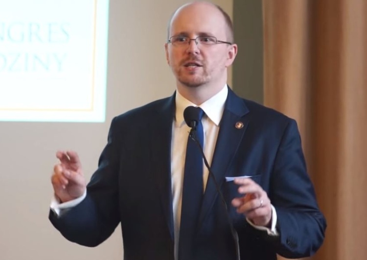 J.Kwaśniewski: Trybunał Sprawiedliwości UE narzucił definicję "małżonków" obejmującą osoby tej samej płci