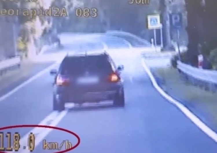 23-latek pędził 118 km/h w terenie zabudowanym