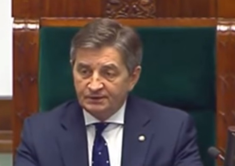 Marek Kuchciński: "Chęć odwołania Pań min. Szydło i Rafalskiej jest co najmniej dziwna"