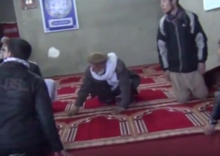  Afganistan: Terroryści zaatakowali meczet