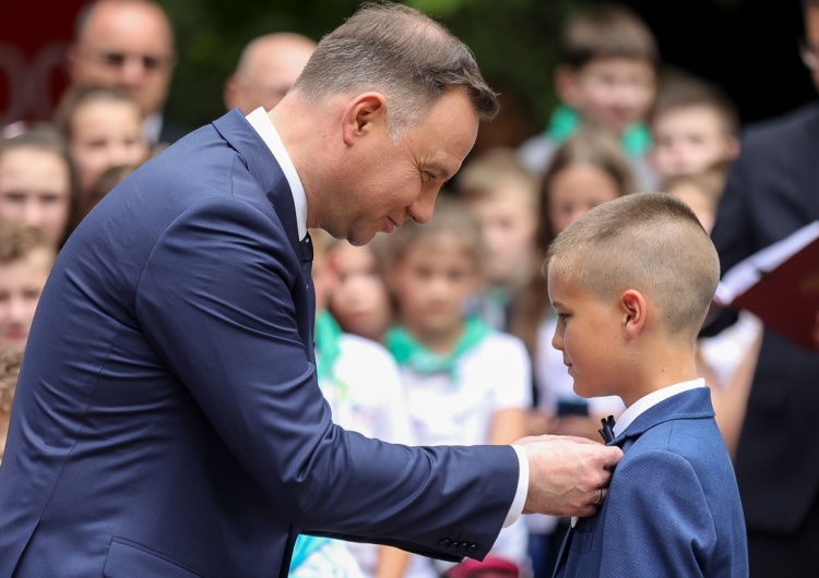 Jakub Szymczuk Prezydent Andrzej Duda wręczył medal 11-letniemu bohaterowi za...