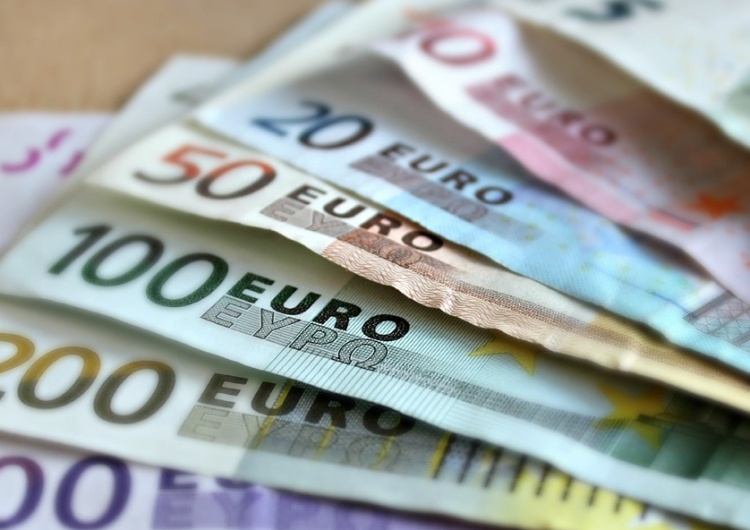 Dzięki podwyżce najniższych wynagrodzeń w Niemczech rośnie zatrudnienie i wpływy do budżetu