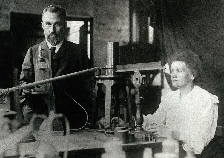 Pierre i Maria Curie w pracowni Urodziny Marii Skłodowskiej-Curie