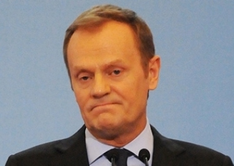 Sondaż Onetu: "Polacy bardziej ufają Tuskowi niż Dudzie"