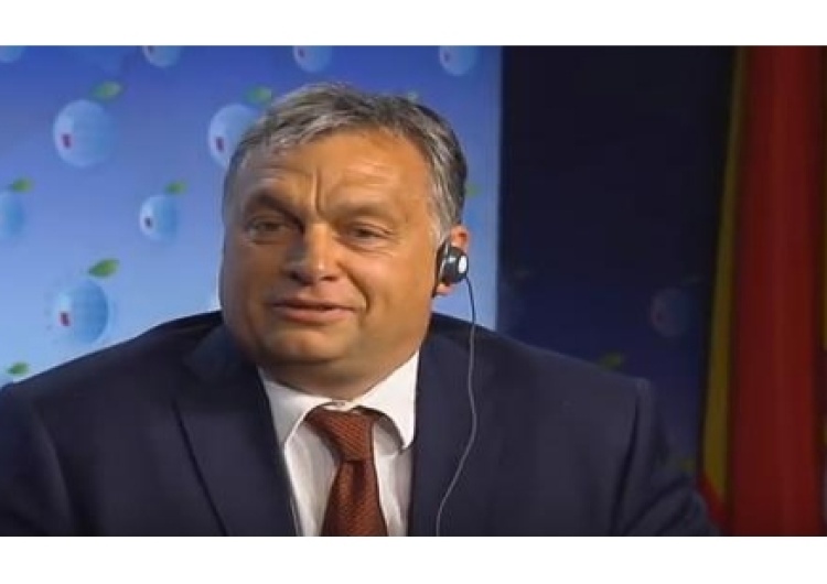  Węgry opodatkują organizacje wspierające imigrantów? Chcą "chronić kraj wszelkimi środkami"