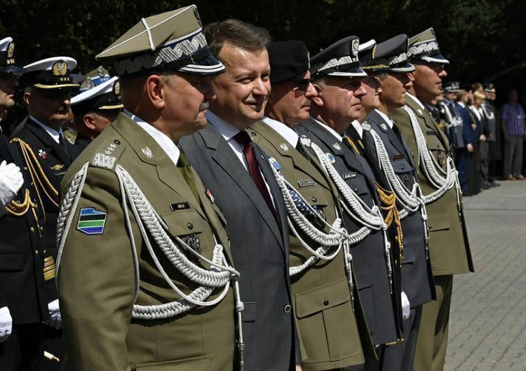  Mariusz Błaszczak: Żołnierze zawodowi i pracownicy cywilni wojska otrzymają podwyżki