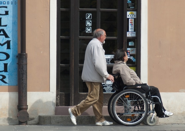 Rząd ograniczył się do przedstawienia wysokości wskaźnika waloryzacji emerytur i rent na RDS