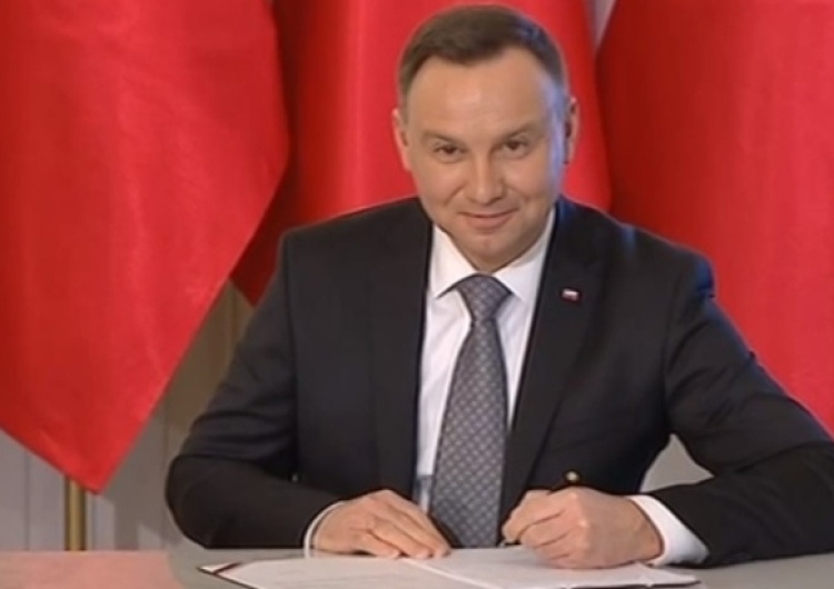 Marcin Żegliński Prezydent Andrzej Duda podpisał pięć ustaw, w tym obniżającą uposażenie parlamentarzystów