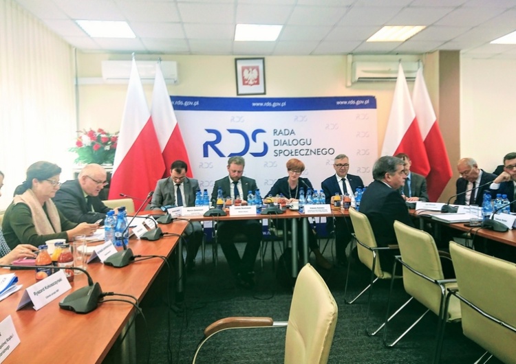 Ułatwienie dla młodych w nabywaniu kwalifikacji zawodowych – sukces „Solidarności”