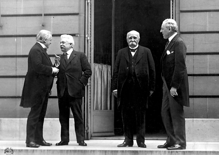 Lloyd George, Orlando, Clemenceau i Wilson  podczas Konferencji w Wersalu, fot Edward N. Jackson (US Army Signal Corps) - U.S. Signal Corps photo W roku 1919 Polska i Litwa, były traktowane jako państwa o interesach ograniczonych