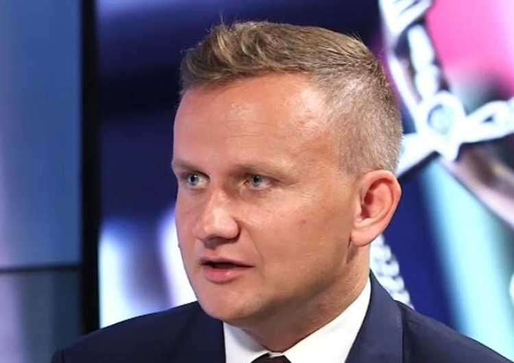  Minister Marczuk: Jakoś nie pomnę tekstu TVN za PO przed 500+: "7mln dzieci bez wsparcia"