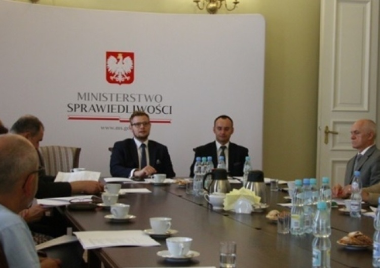 Poparcie dla reformy prawa rodzinnego – organizacje pozarządowe konsultują zmiany