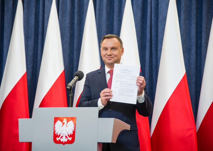 Prezydent Andrzej Duda: 10 i 11 listopada odbędzie się referendum dotyczące zmian w konstytucji