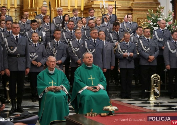Biskup polowy Guzdek: Polska potrzebuje policjantów gotowych do walki ze złem