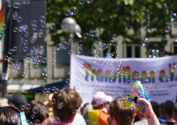  Marian Panic: Niemieckie media w dyskredytowaniu Polski nie znają granic. Tym razem chodzi o... AIDS