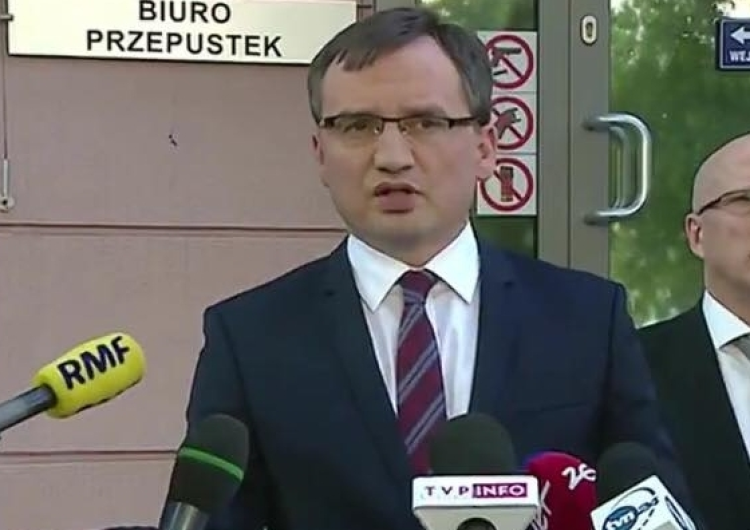  [video] Min. Ziobro o handlarzach dopalaczami: Zatrzymano dziewięć osób, sześć przebywa w areszcie