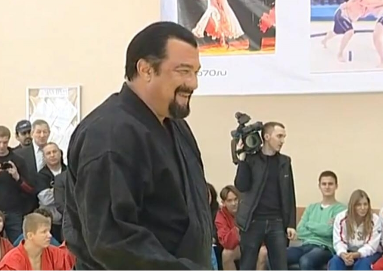  Steven Seagal, gwiazdor kina akcji, został reprezentantem rosyjskiego MSZ