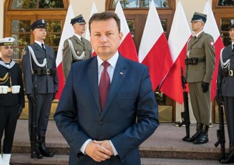  Min. Błaszczak do żołnierzy: Dziękuję za Wasz trud, poświęcenie i odwagę, za służbę naszej Ojczyźnie