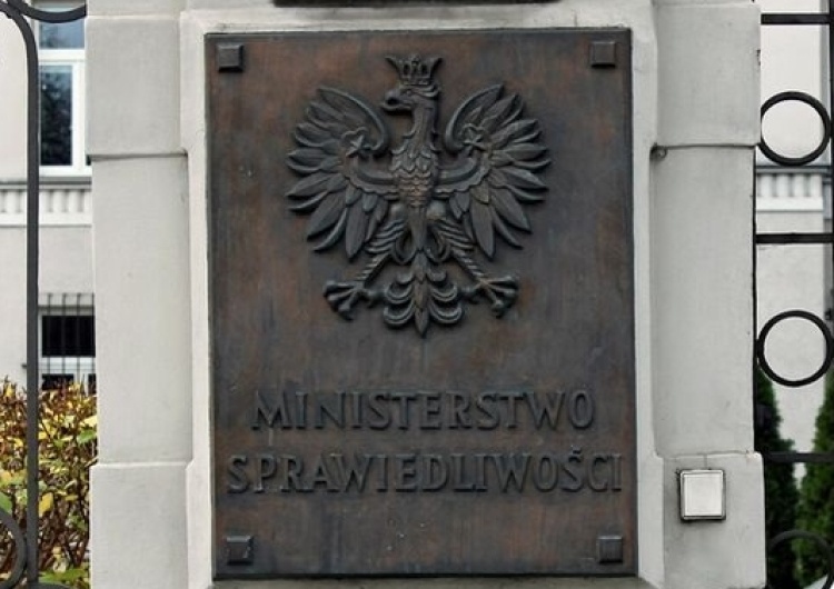  Ministerstwo Sprawiedliwości zaprzecza - "nie będzie ręcznego sterowania spraw w sądach"