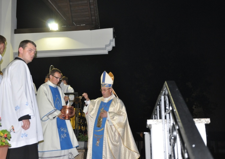 Abp Wojciech Polak: Wniebowzięcie Maryi jest jak drogowskaz, który ukazuje nam wszystkim sens