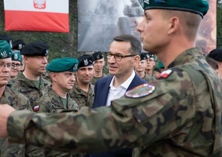 Wczoraj premier odwiedził polskich żołnierzy na Łotwie