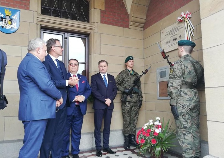  Pamiątkowa tablica w "Fazosie" w Tarnowskich Górach