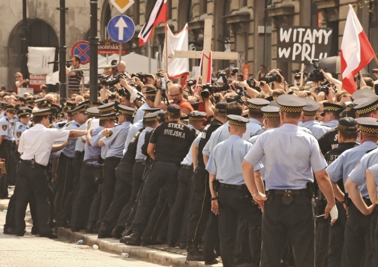 "W rosyjsko-niemieckich kleszczach". Polska już jest na wojnie