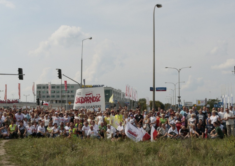  Po wiecu protestacyjnym pod siedzibą Makro Cash & Carry Polska
