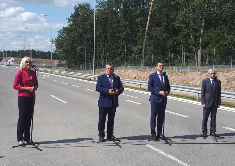  Na tę drogę czekali kierowcy ze wschodniej Polski. Premier otworzył...
