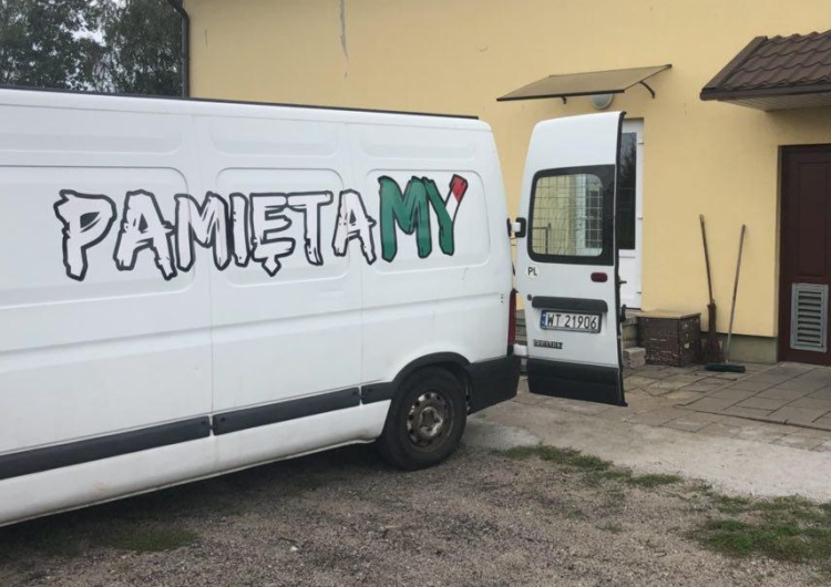 Kibice Legii wyposażyli do szkoły setki polskich dzieci z kresów. Brawo!