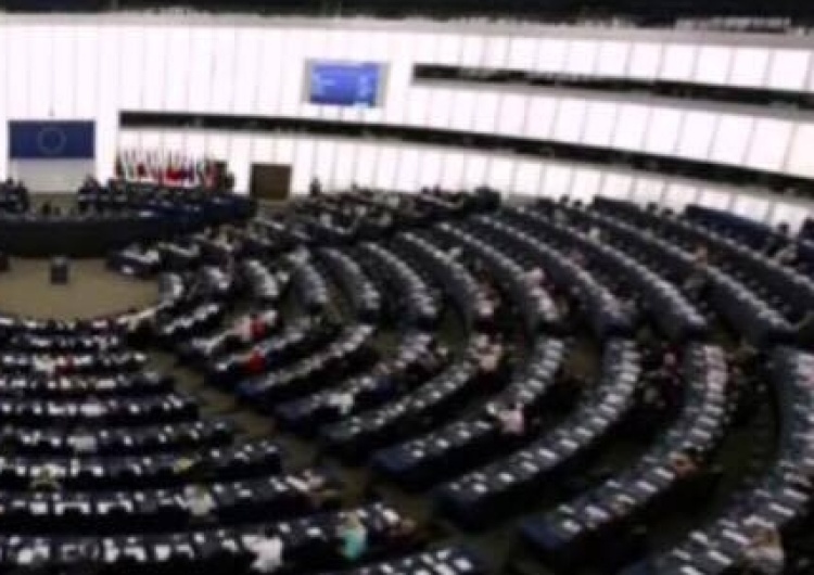 PiS w górę, PO w dół. Marcin Palade publikuje sejmową średnią sondażową przełożoną na mandaty do PE