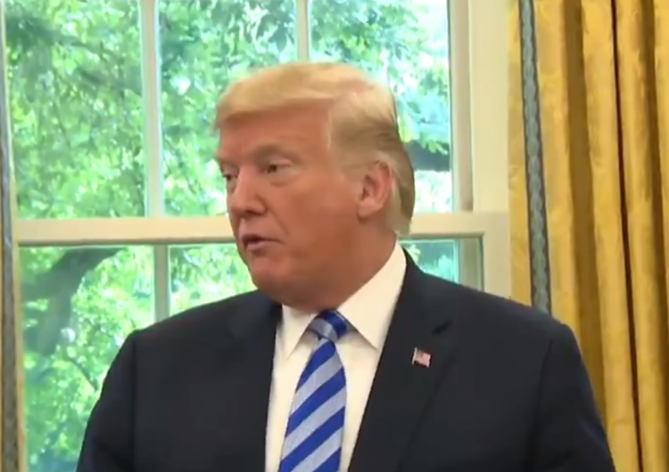 Trump do Facebooka, Google i Twittera: "Uważajcie co robicie!"