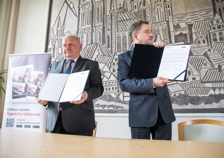 Umowa partnerska między NSZZ Solidarność a LOTOS podpisana