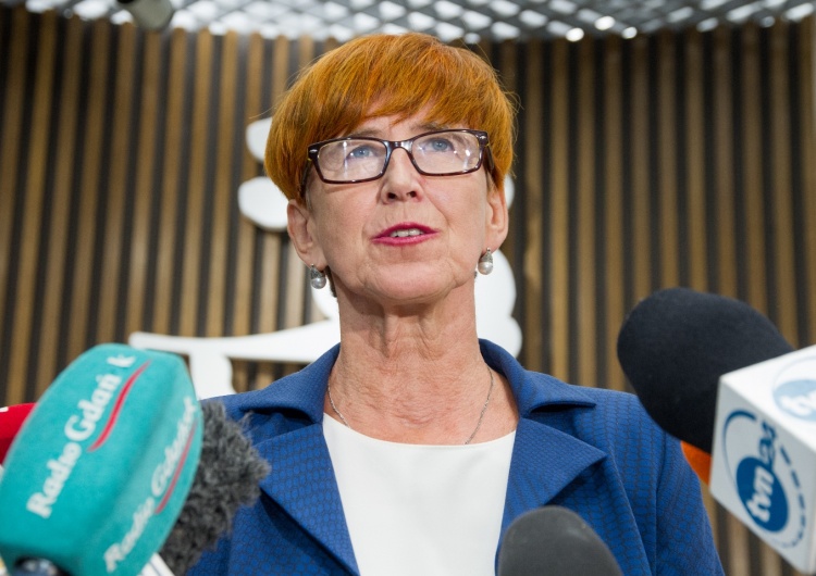Min. Rafalska po rozmowach z S.: Spotkanie trwało trzy godziny, było burzliwe, ale dobre i merytoryczne