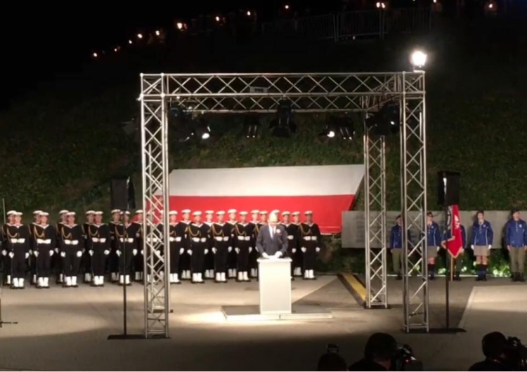  [video] Prezydent Adamowicz wygwizdany na Westeplatte. Internauci komentują