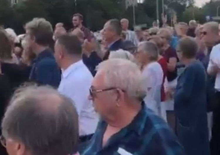 Tłumy przywitały Patryka Jakiego